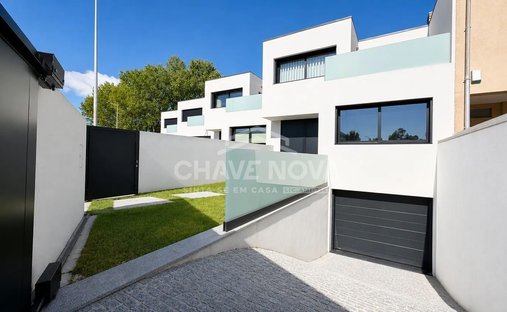 Townhouse in Gulpilhares e Valadares, Porto District, Portugal 1