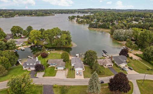 House in Traverse City, Michigan, United States 1