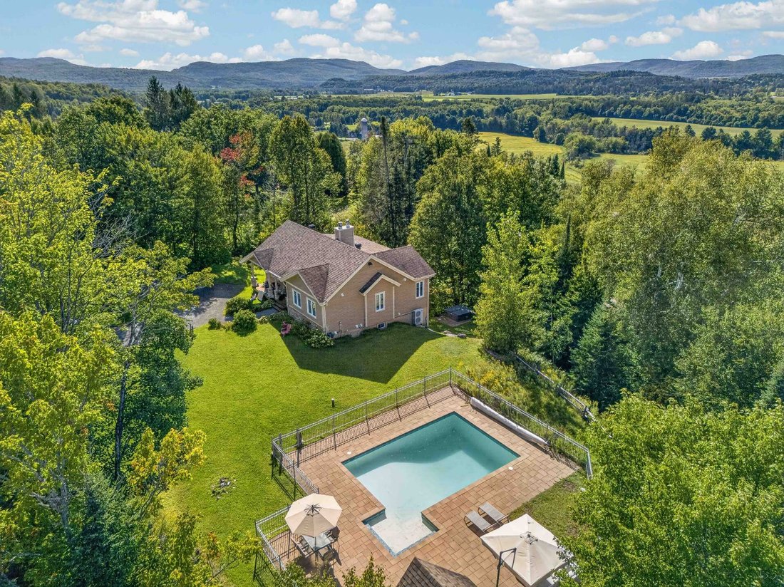 House in Mont-Tremblant, Quebec, Canada 1 - 18160464