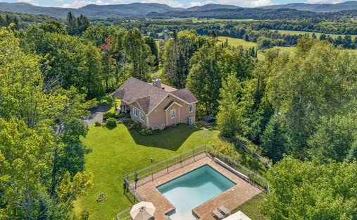 Haus in Mont-Tremblant, Québec, Kanada 1