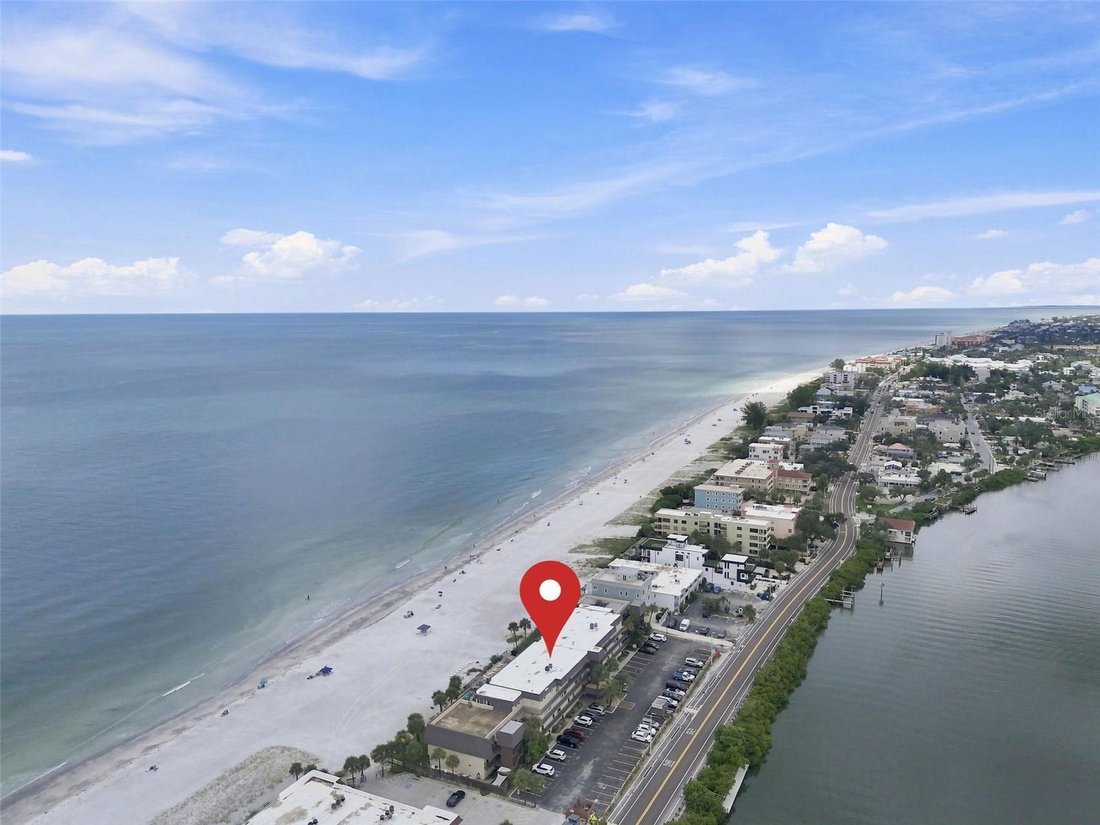 Condominio en Indian Shores, Florida, Estados Unidos 1 - 18824101