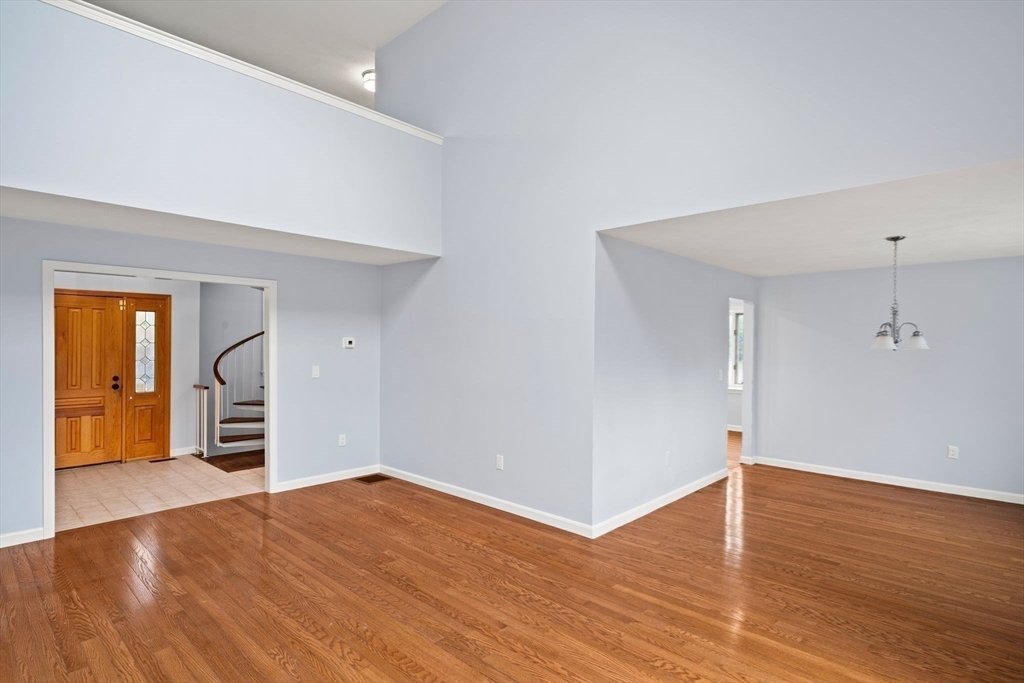 House in Saugus, Massachusetts, United States 4 - 18826114