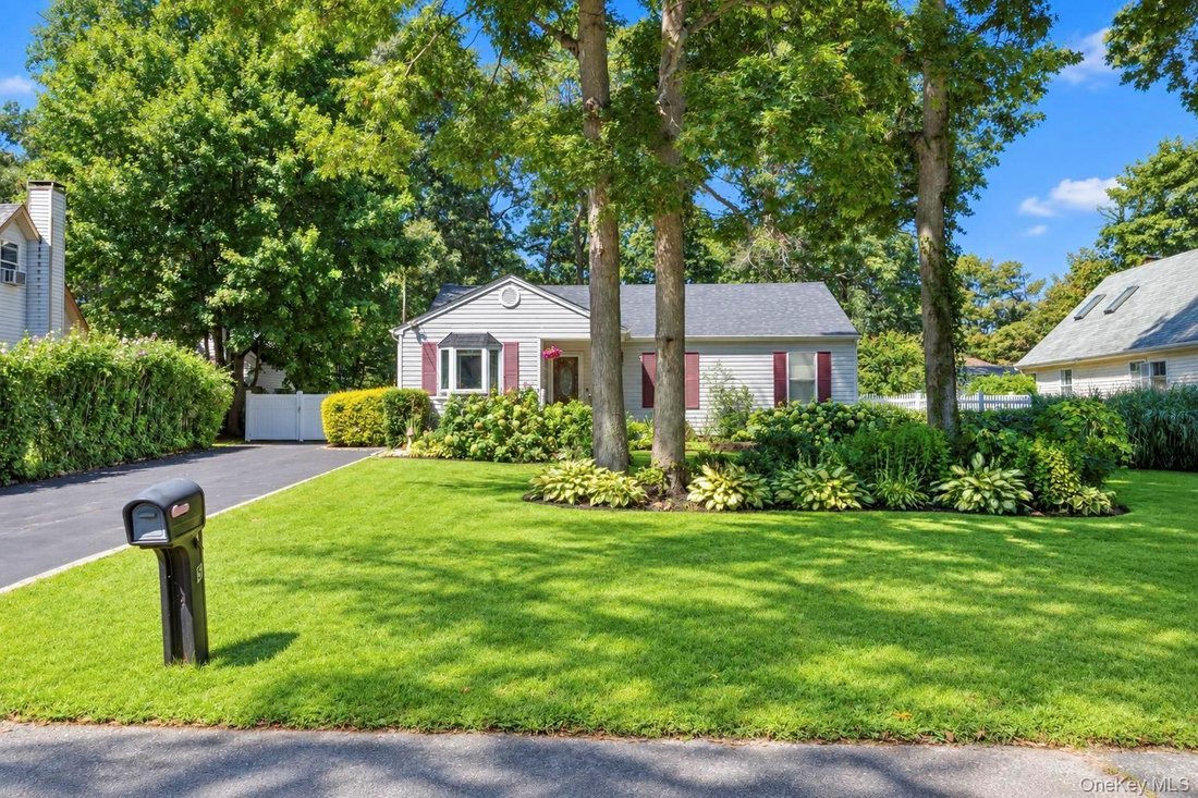 House in Shirley, New York, United States 5 - 18822479