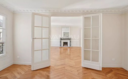 Apartment in Saint Thomas d'Aquin, Paris 7e Arrondissement, Paris 1