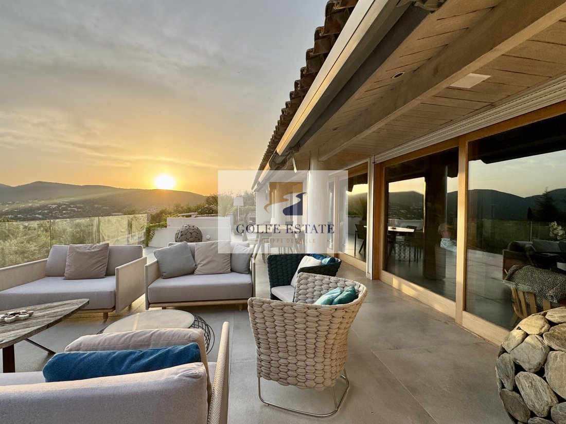 Villa en La Croix-Valmer, Provenza-Alpes-Costa Azul, Francia 1 - 18825070