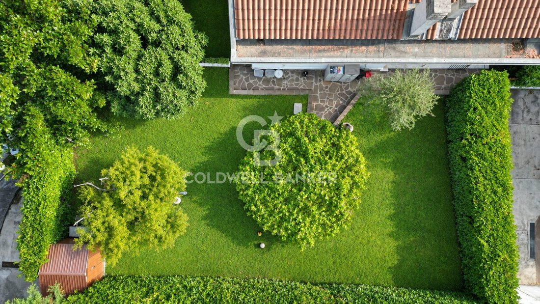 Villa in Cusano Milanino, Lombardy, Italy 2 - 18825653