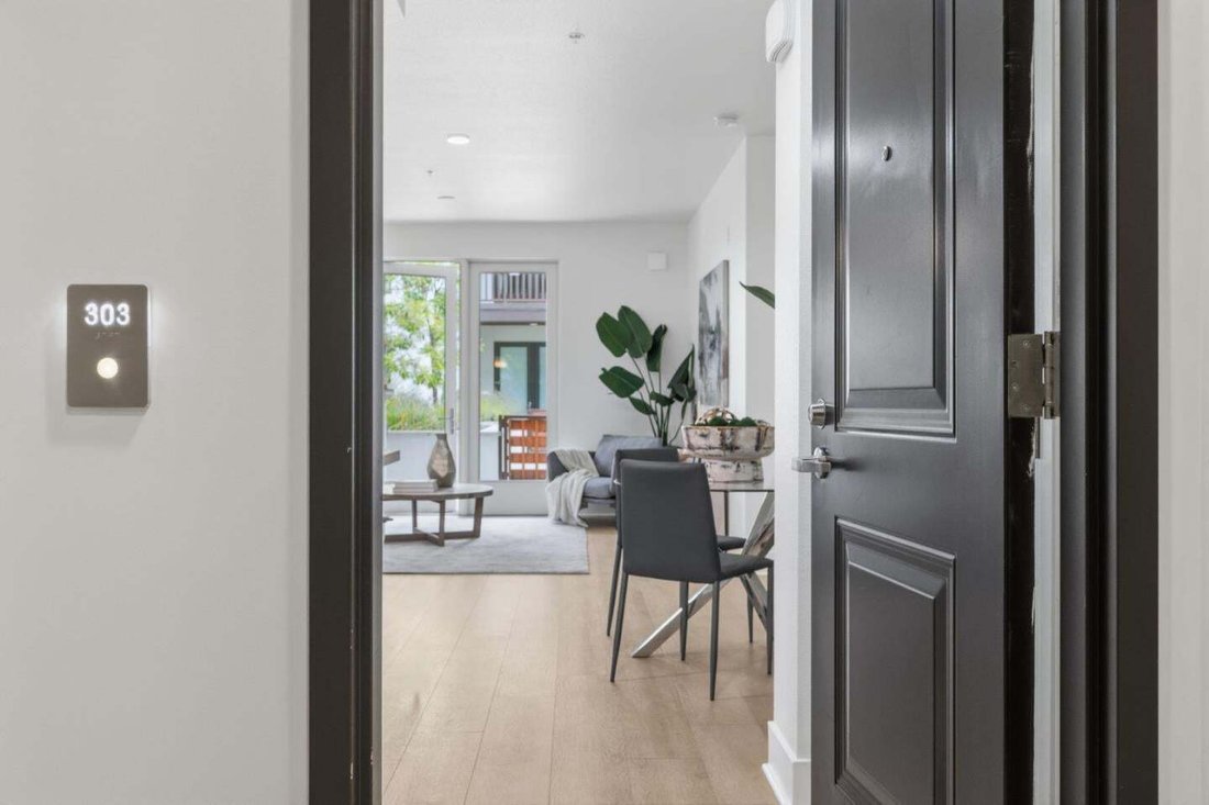 Condo in San Carlos, California, United States 4 - 18826504