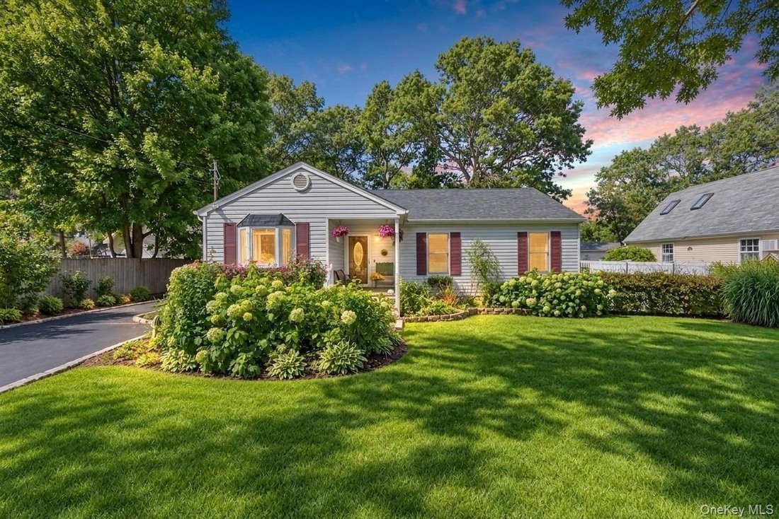 House in Shirley, New York, United States 2 - 18822479