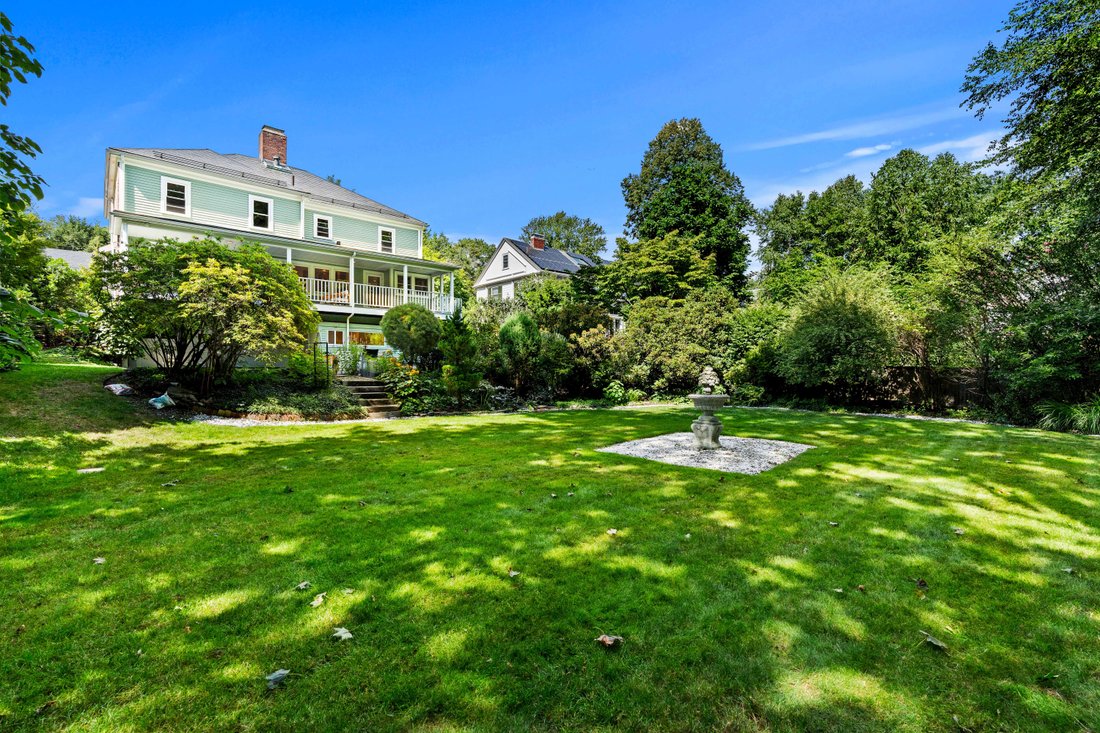 House in Belmont, Massachusetts, United States 2 - 18822136