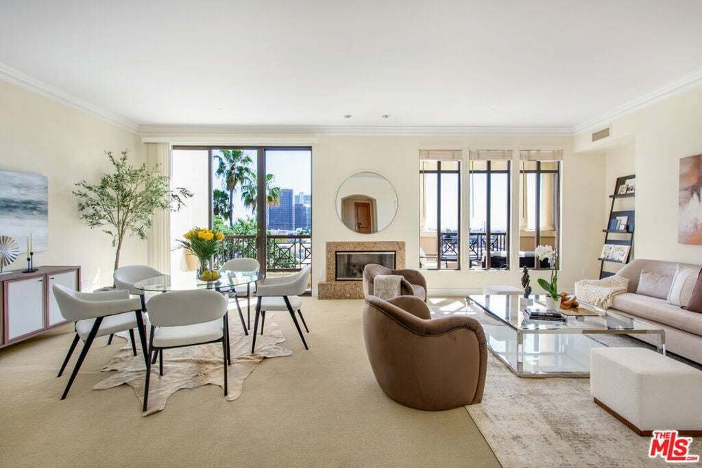 Appartement à Los Angeles, Californie, États-Unis 2 - 18823337