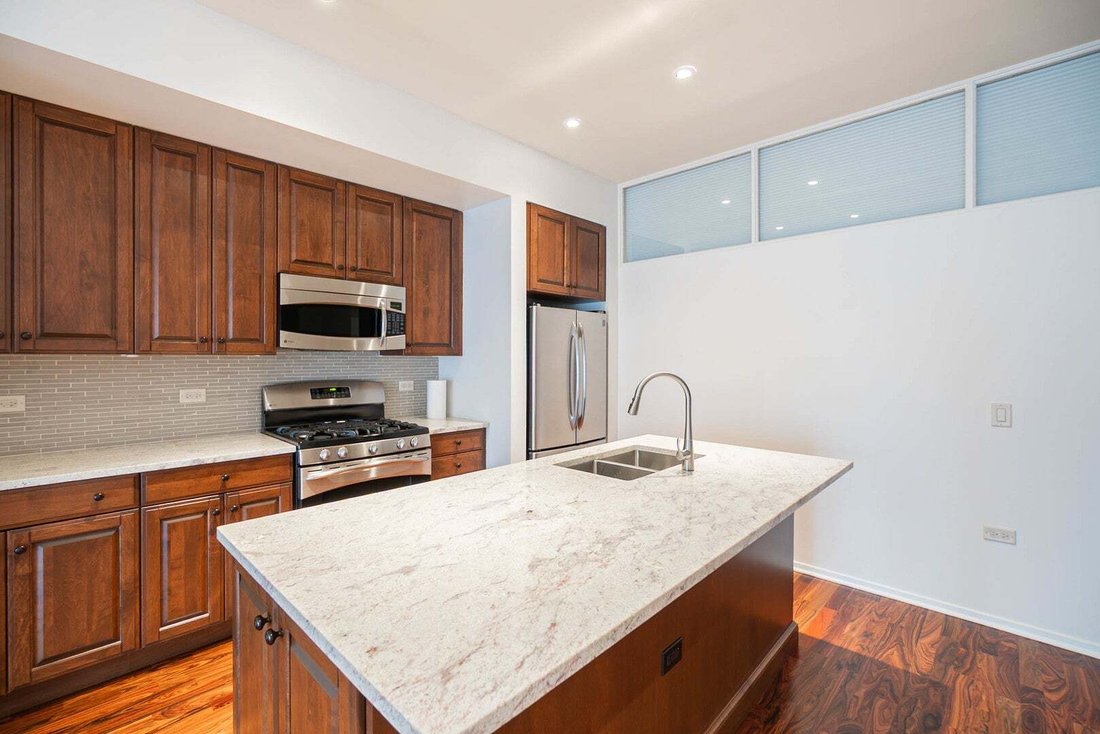 Condo in Chicago, Illinois, United States 2 - 18824026