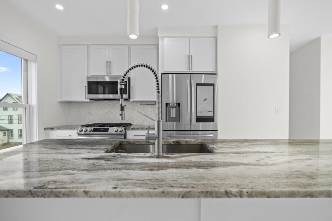 Condo in Chelsea, Massachusetts, United States 5 - 18824806