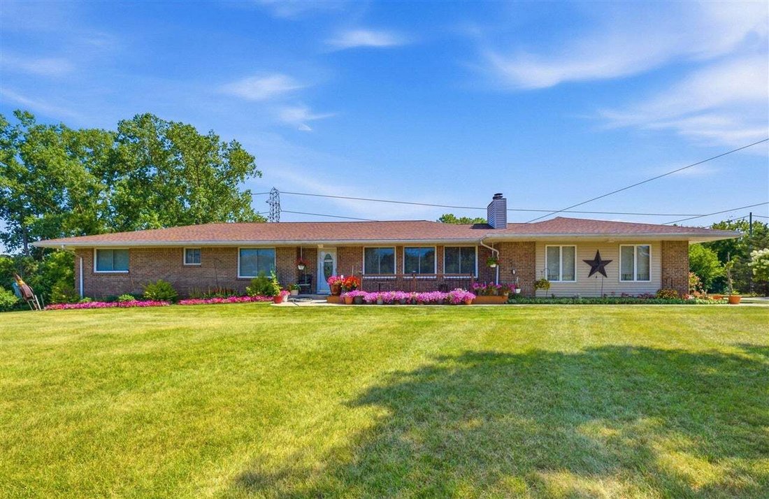 House in Chelsea, Michigan, United States 1 - 18656917