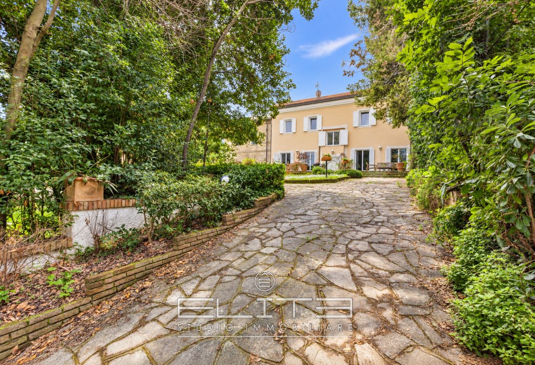 Villa in Falconara Alta, Falconara Marittima, Marken 4 - 18825447