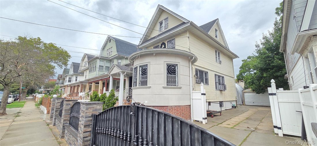 House in New York, New York, United States 1 - 18823020