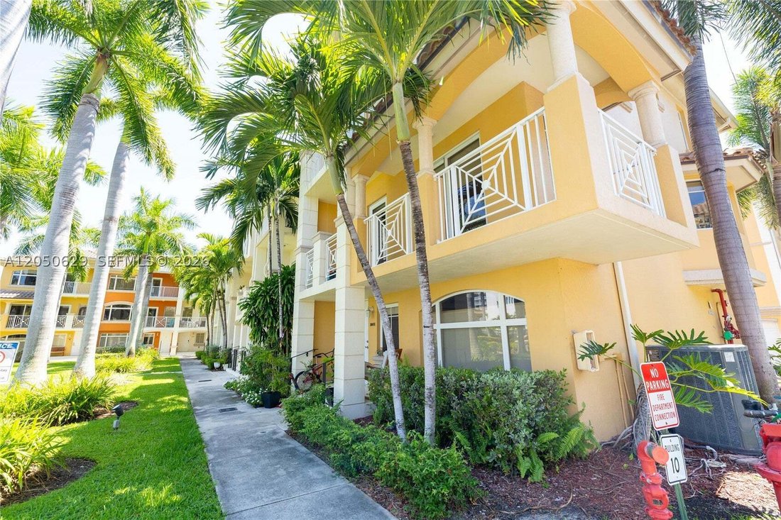 Townhouse in Golden Beach, Florida, United States 3 - 18386615