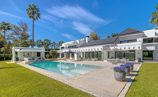 Villa in Guadalmina Baja, San Pedro de Alcantara, Spain 1