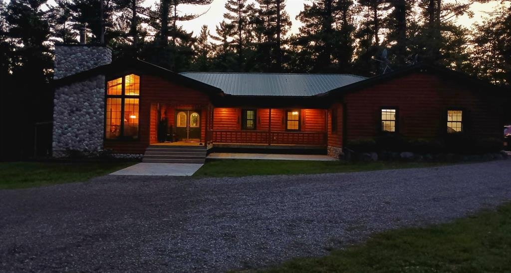 Casa a Black River Falls, Wisconsin, Stati Uniti 1 - 18826353