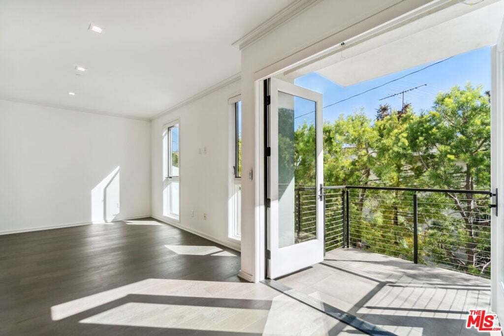 Condo in West Hollywood, California, United States 3 - 18823320