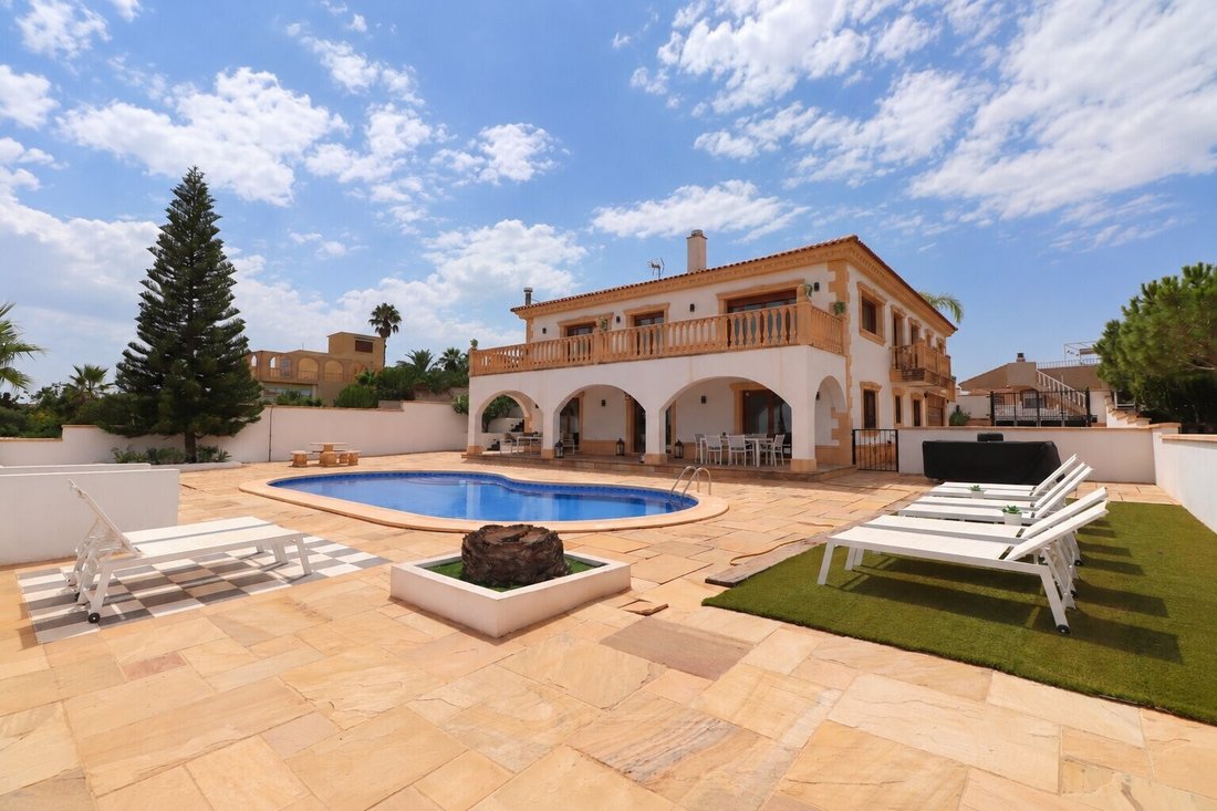 Villa in Almoradí, Land Valencia, Spanien 1 - 18822058
