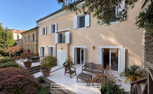 Villa a Falconara Alta, Falconara Marittima, Marche 1
