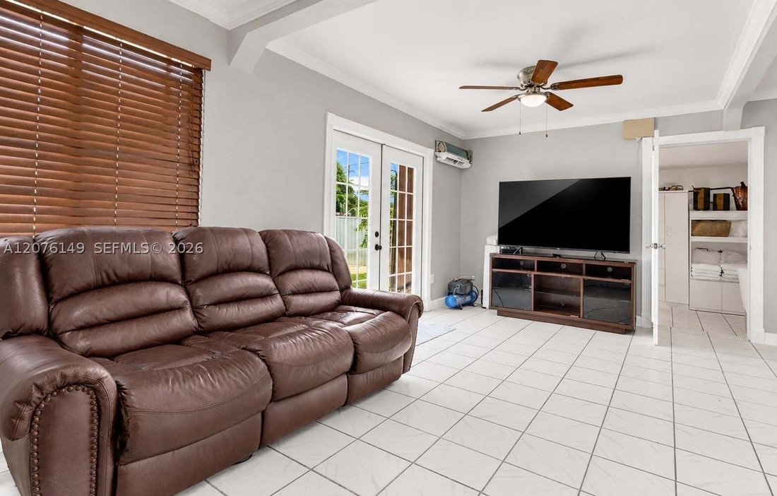 House in Miami, Florida, United States 5 - 18713854