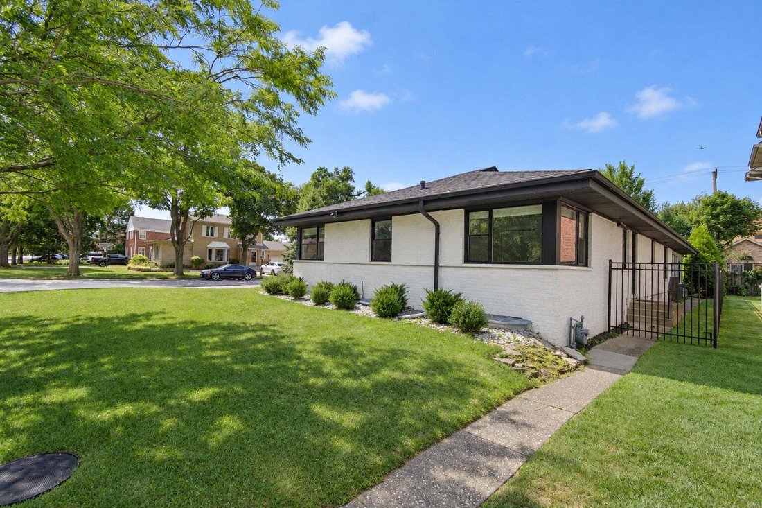 House in Lincolnwood, Illinois, United States 5 - 18826873