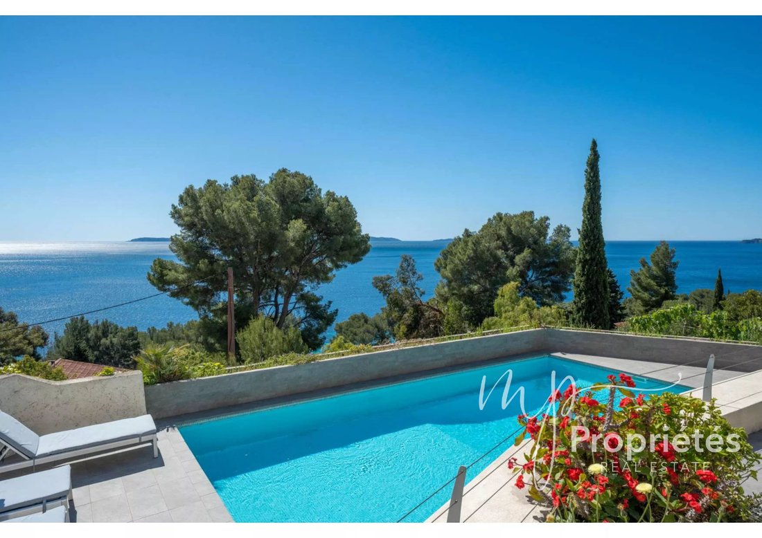 House in Le Lavandou, Provence-Alpes-Côte d'Azur, France 2 - 17887520