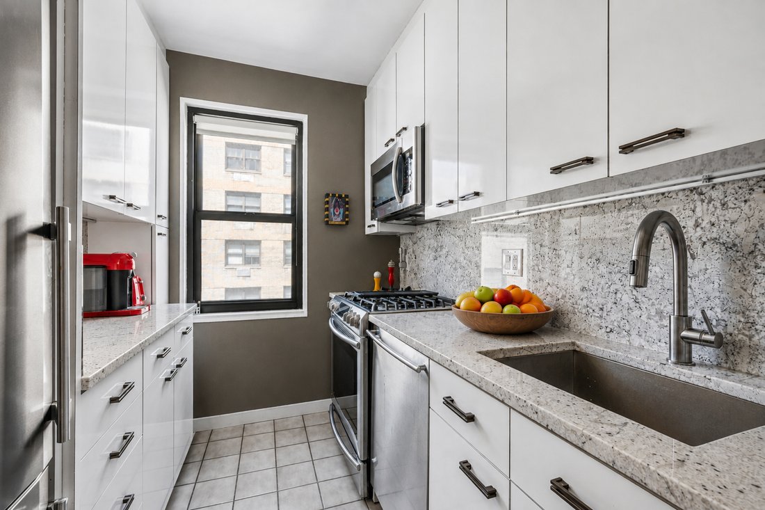 Co Op in New York, New York, United States 5 - 18826222