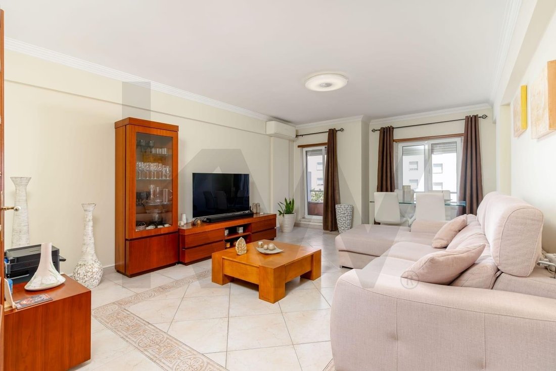 Apartamento en Corroios, Setúbal Municipality, Portugal 1 - 18826321