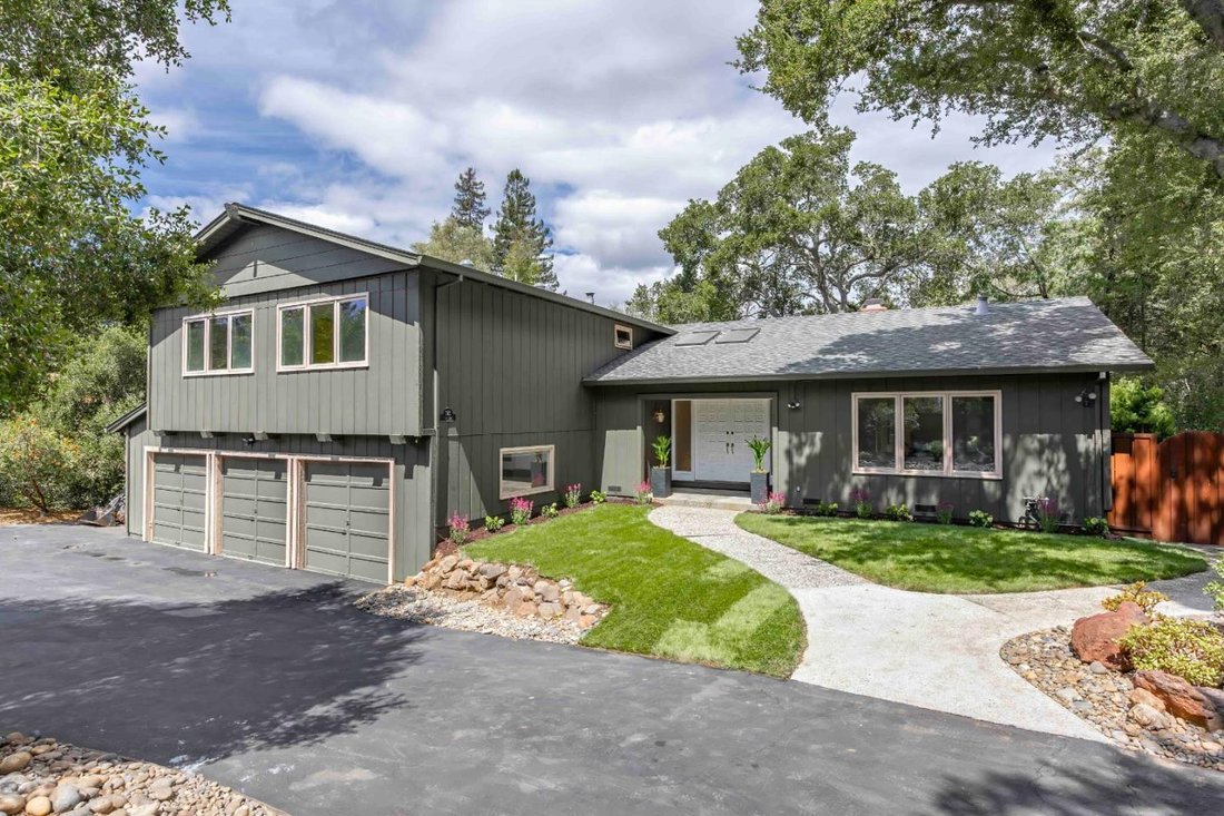 House in Los Altos Hills, California, United States 1 - 18823555