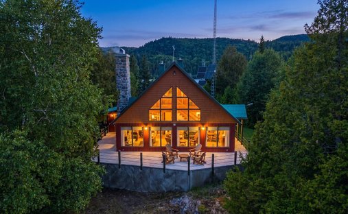 House in Saint-Zénon, Quebec, Canada 1