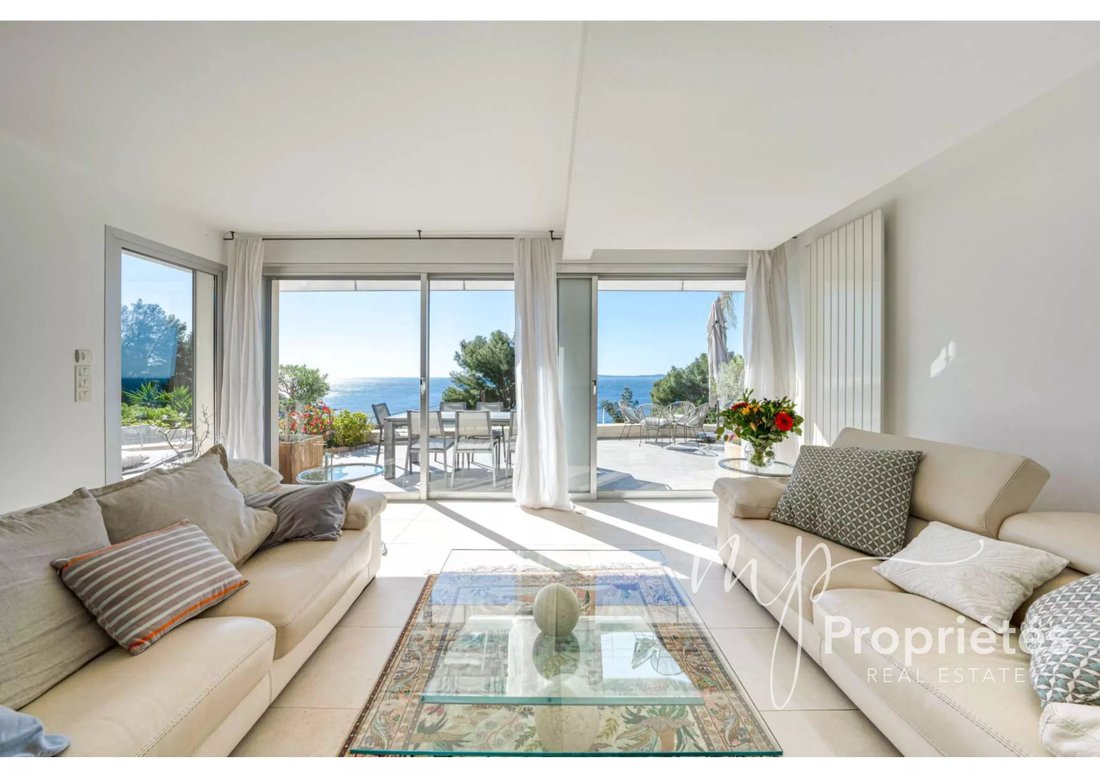 House in Le Lavandou, Provence-Alpes-Côte d'Azur, France 4 - 17887520