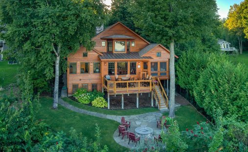 House in Suttons Bay, Michigan, United States 1