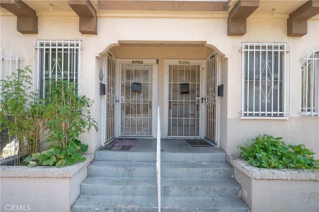 Los Angeles, California, United States 5 - 18824025