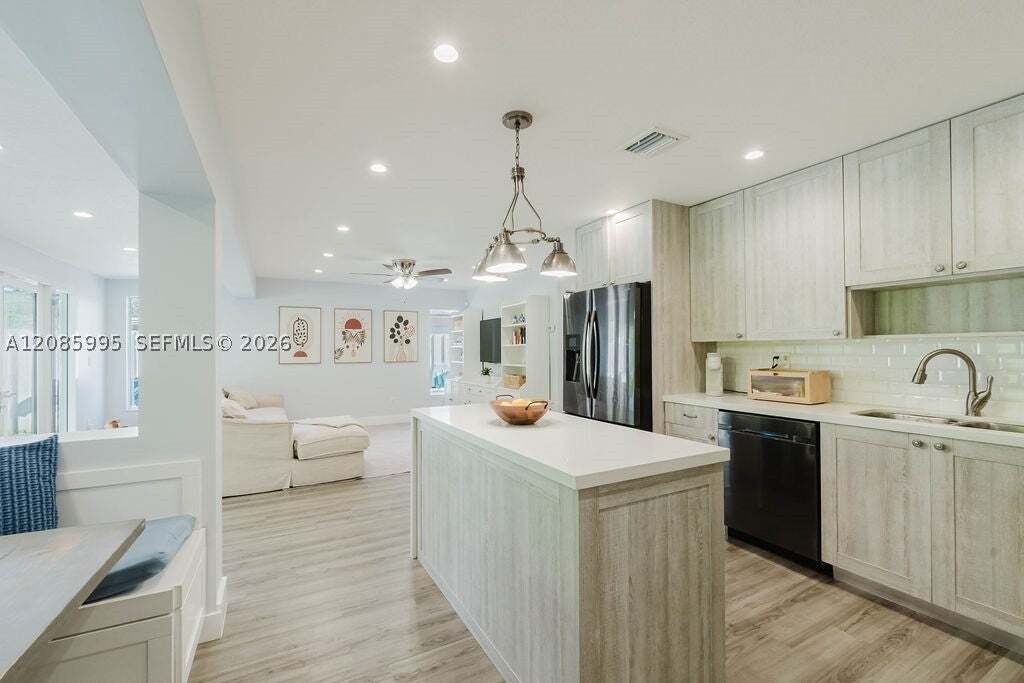 House in Miami, Florida, United States 5 - 18823356