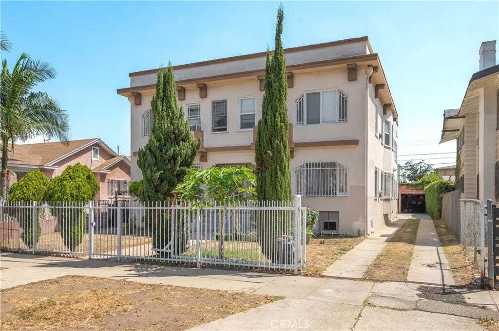Los Angeles, California, United States 1 - 18824025
