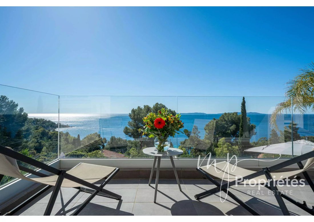 House in Le Lavandou, Provence-Alpes-Côte d'Azur, France 1 - 17887520