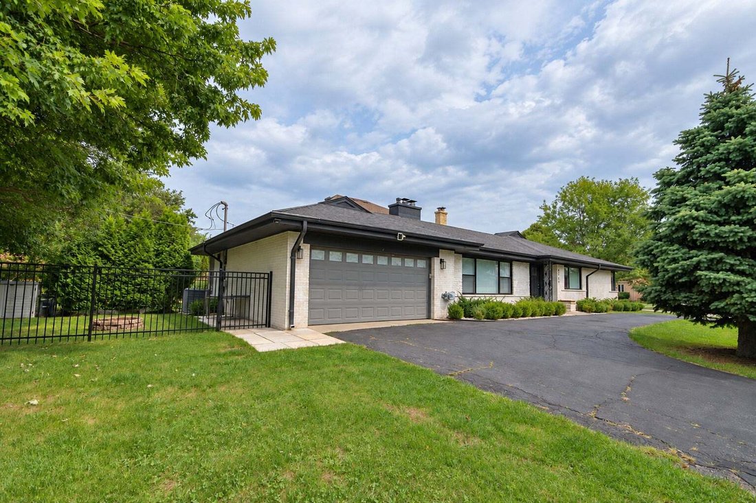 House in Lincolnwood, Illinois, United States 4 - 18826873