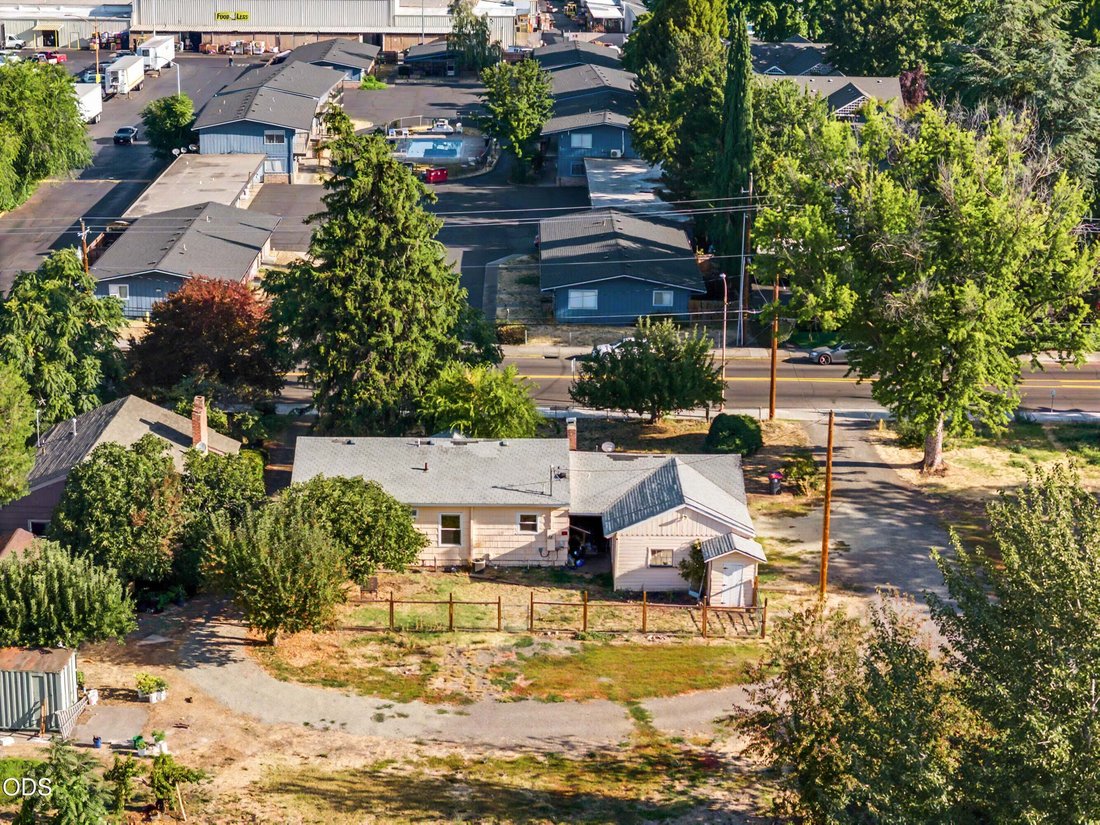 Casa en Medford, Oregón, Estados Unidos 2 - 18823236