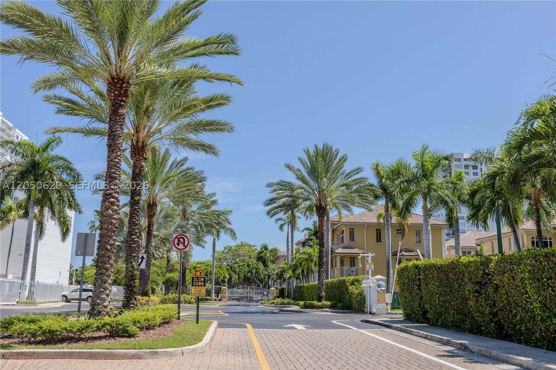 Townhouse in Golden Beach, Florida, United States 5 - 18386615