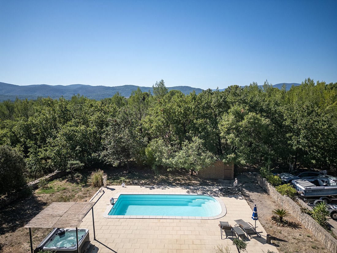 Villa in La Roquebrussanne, Provence-Alpes-Côte d'Azur, France 3 - 18825522