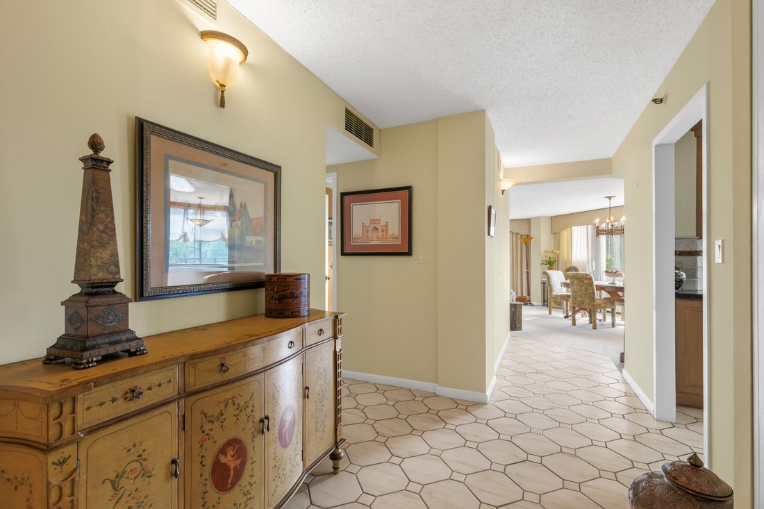 Condo in White Plains, New York, United States 3 - 18826202