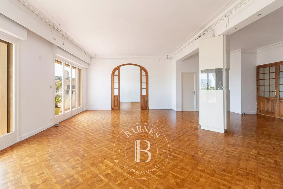 Appartement à Castellane, 6e Arrondissement, Marseille 3 - 18822083