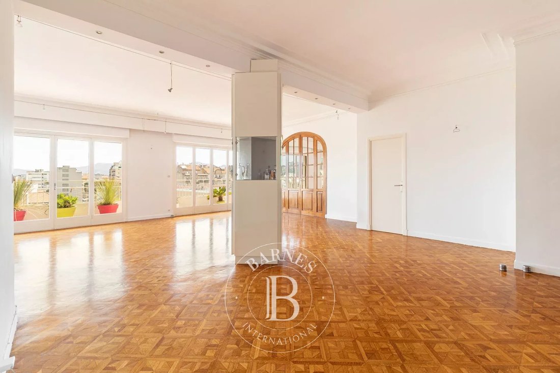 Appartement à Castellane, 6e Arrondissement, Marseille 4 - 18822083