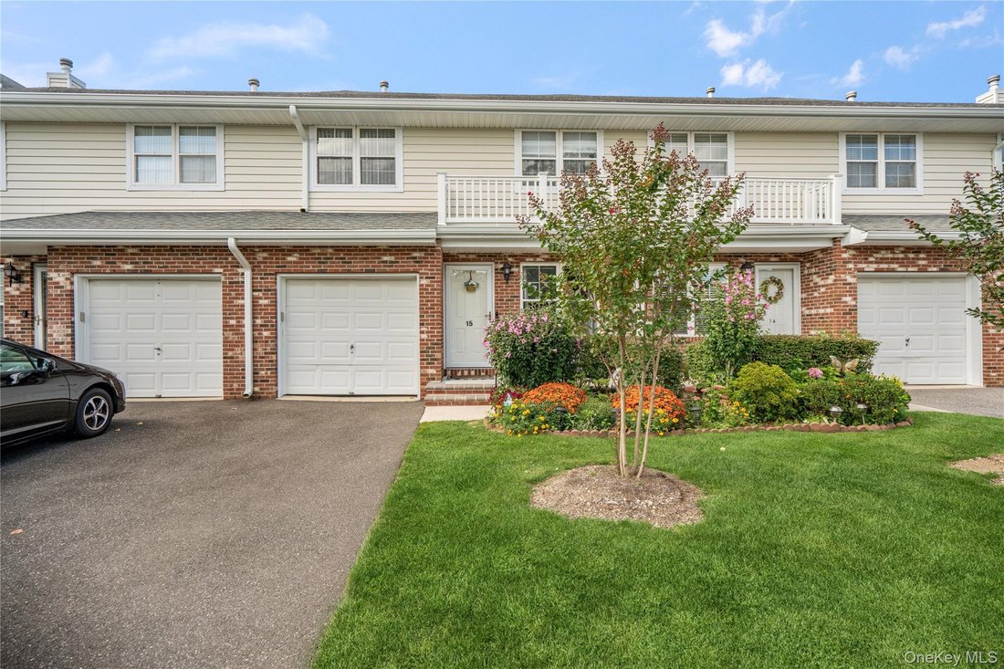 Condo in Central Islip, New York, United States 1 - 18824700