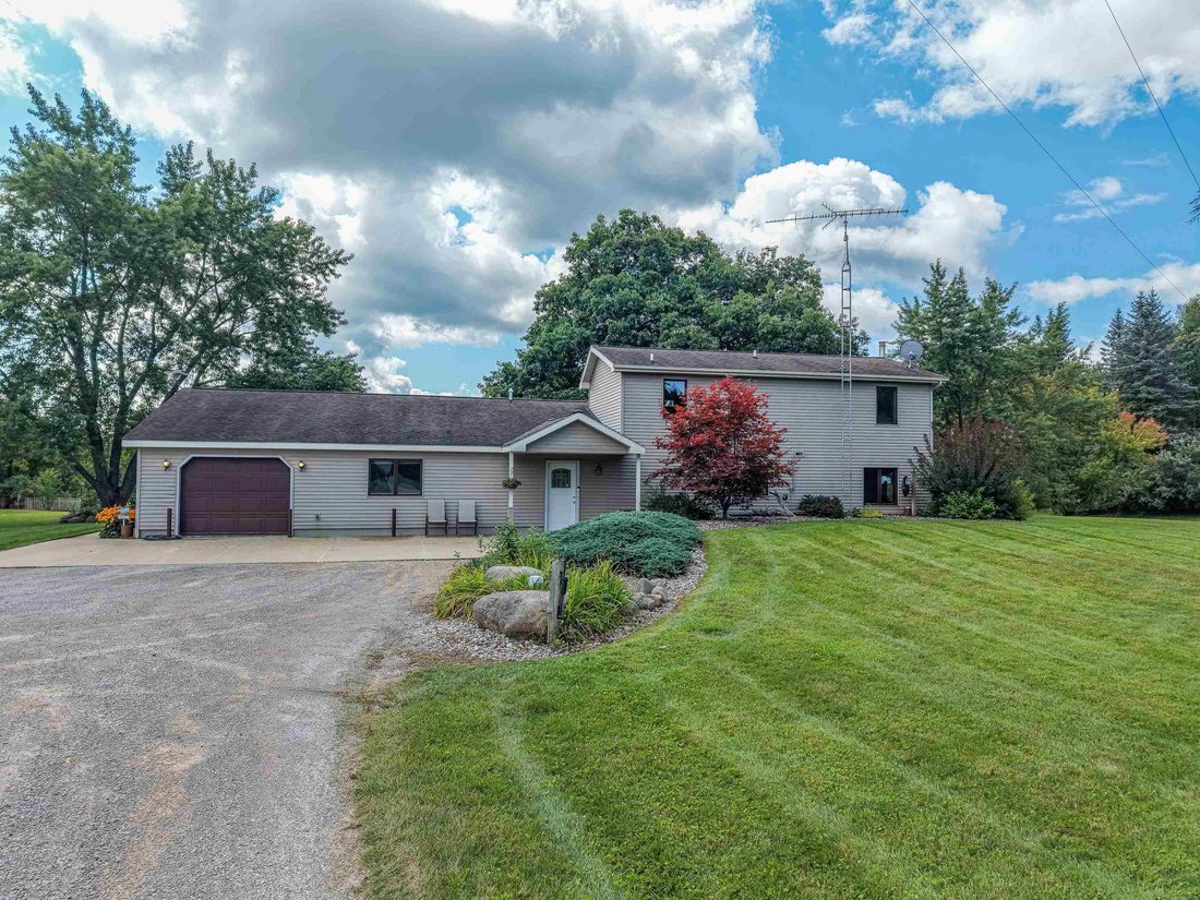 House in Beaverton, Michigan, United States 3 - 18822885