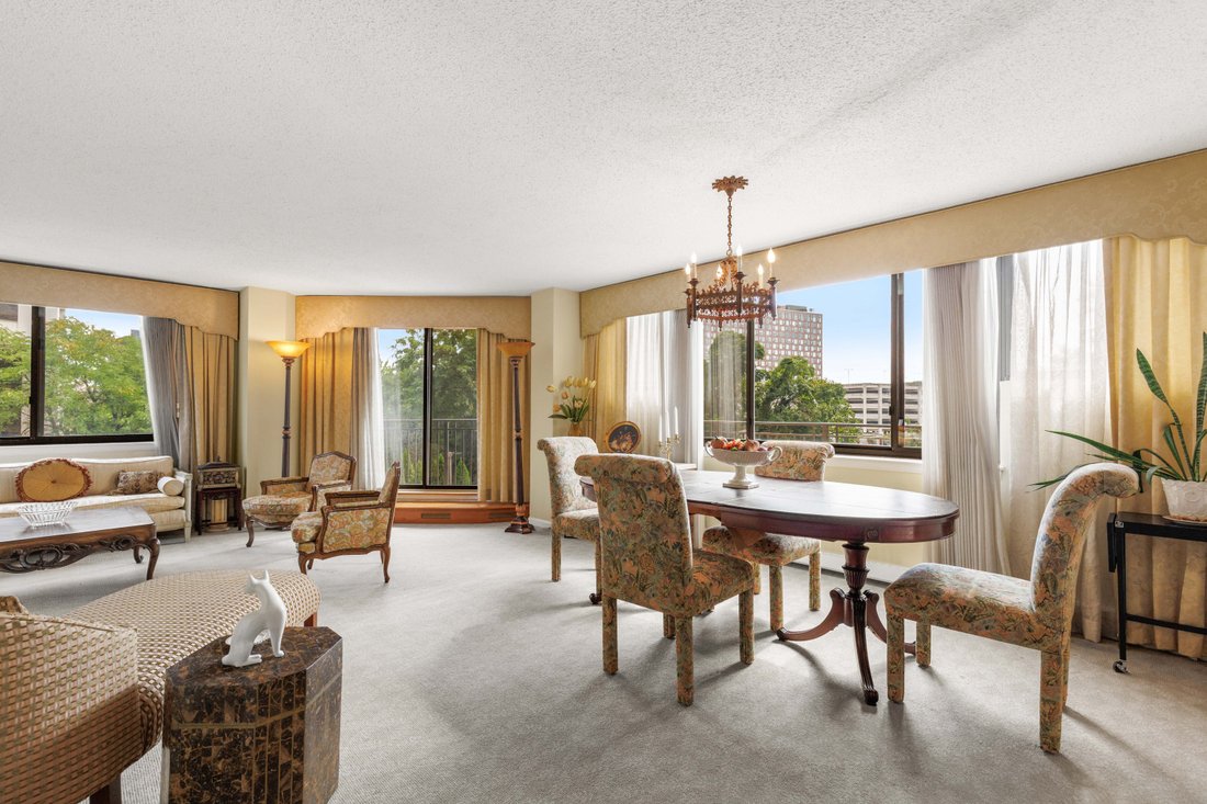 Condo in White Plains, New York, United States 4 - 18826202