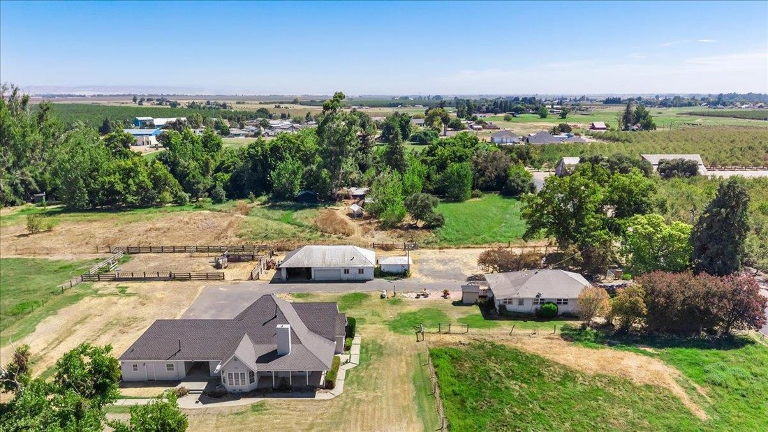 House in Oakdale, California, United States 1 - 18824829