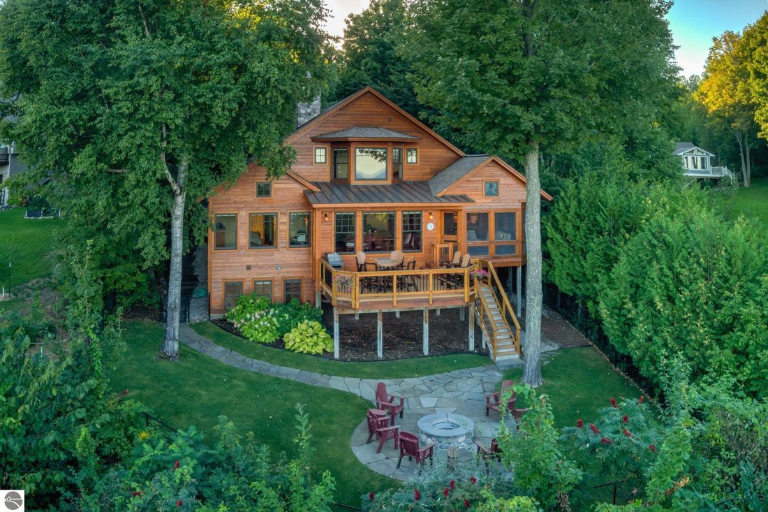 House in Suttons Bay, Michigan, United States 1 - 18822854